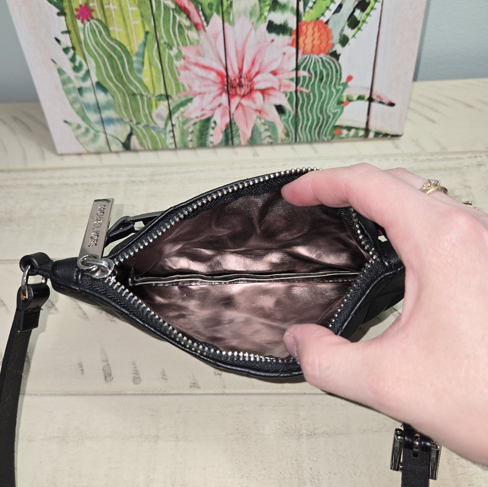 Michael Kors Women's MK Quilted Studded Multi-Bag-Black/Silver- EUC - Picture 11 of 16